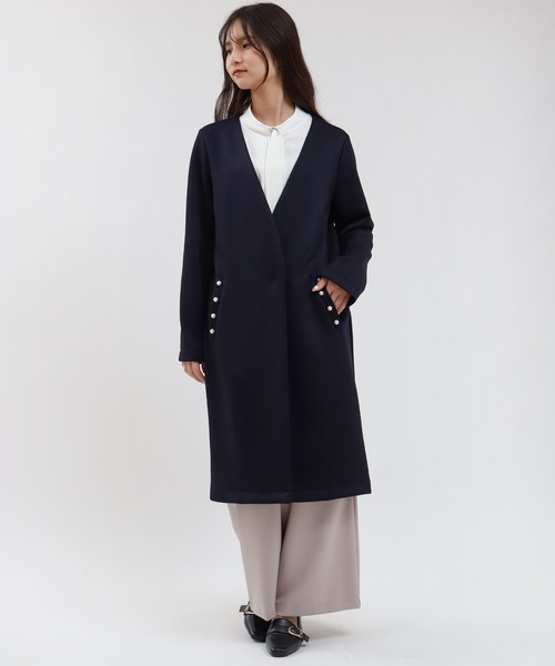 TRUDEA(トルディア)の「パール使いVカラーライトコート(ノーカラーコート・レディース・ネイビー/アイボリー・MEDIUM/LARGE)」の10枚目の写真