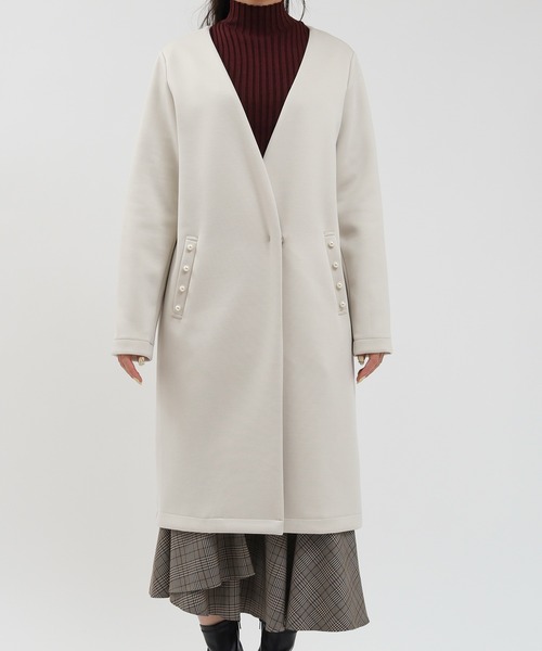 TRUDEA(トルディア)の「パール使いVカラーライトコート(ノーカラーコート・レディース・ネイビー/アイボリー・MEDIUM/LARGE)」の11枚目の写真