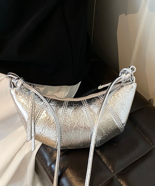 ketty（ケティ）の「クロワッサンショルダーバッグ（ショルダーバッグ・レディース・シルバー系その他/ブラック・FREE）」の15枚目の写真