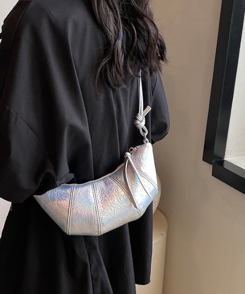 ketty（ケティ）の「クロワッサンショルダーバッグ（ショルダーバッグ・レディース・シルバー系その他/ブラック・FREE）」の12枚目の写真