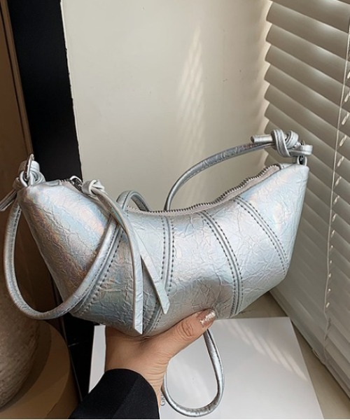 ketty（ケティ）の「クロワッサンショルダーバッグ（ショルダーバッグ・レディース・シルバー系その他/ブラック・FREE）」の13枚目の写真