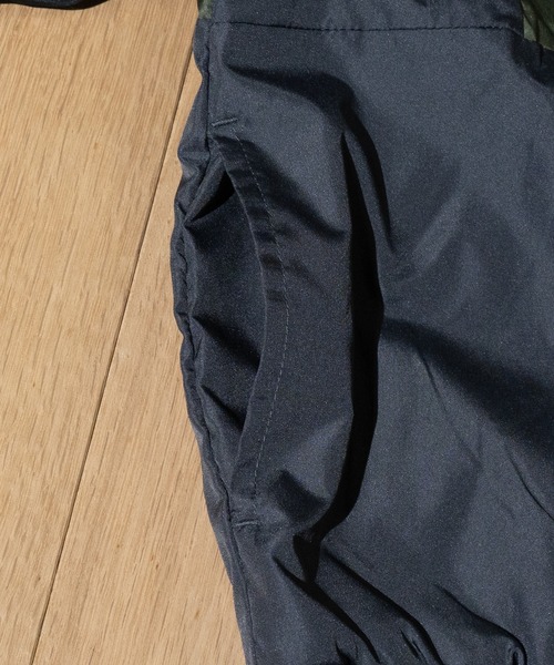 GERRY（ジェリー）の「【30】〔GERRY/ジェリー〕撥水ポリエステルタフタ 裏フリース トレーニングジャケット（ナイロンジャケット・キッズ・ブラック/カーキ・130/140/150/160）」の8枚目の写真