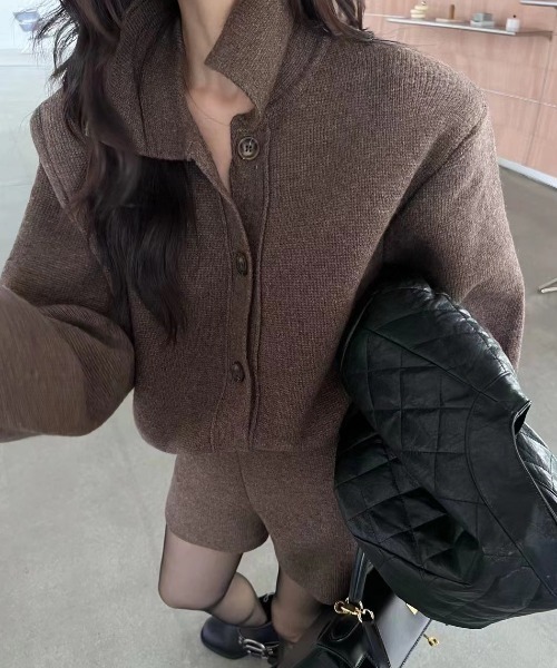 Diosfront（ディオスフロント）の「ポロ襟ニットカーディガン＆ニット短パンセットアップ（セットアップ・レディース・モカ/ブラック/チャコールグレー・FREE）」の13枚目の写真