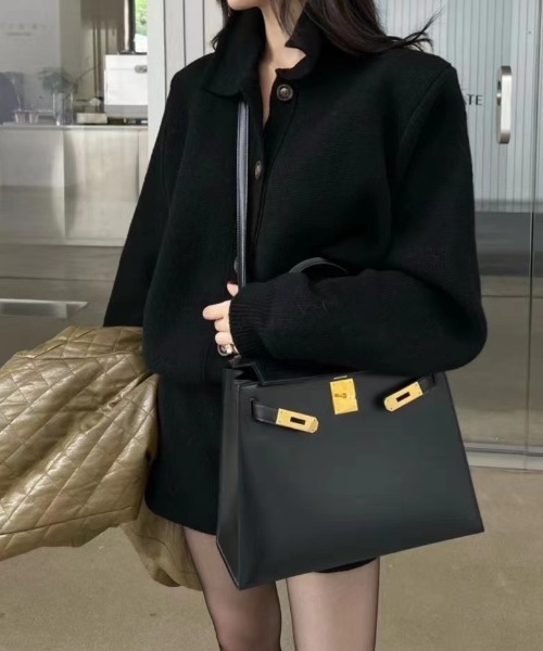 Diosfront（ディオスフロント）の「ポロ襟ニットカーディガン＆ニット短パンセットアップ（セットアップ・レディース・モカ/ブラック/チャコールグレー・FREE）」の10枚目の写真