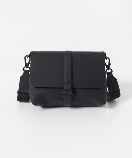 SENSE OF PLACE by URBAN RESEARCH(センスオブプレイスバイアーバンリサーチ)の「GASTON LUGA Splash Crossbody Bag(ボディバッグ/ウエストポーチ・メンズ・ブラック・ONE)」の7枚目の写真