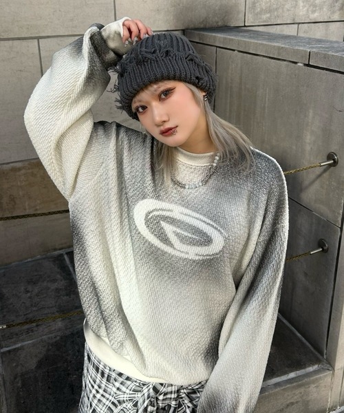 XU(エックスユー)の「ストリートファッション XU エックスユー damage beanie ダメージビーニー ニットキャップ ダメージニット帽 折り返しニット帽 韓国ファッション 韓国ストリート グランジ(ニットキャップ/ビーニー・メンズ・チャコール/ブラック・ONE SIZE)」の7枚目の写真