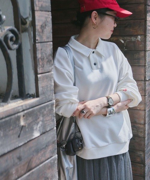 studio CLIP（スタディオクリップ）の「【CLIP BY STAFF】襟付き裏毛ロゴスウェット（スウェット・レディース・オフホワイト/ライトグレー/ライトブルー/ブラック・FREE）」の2枚目の写真