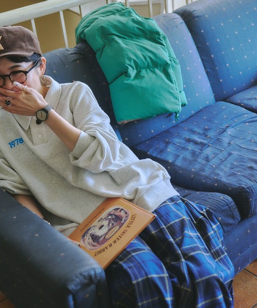 studio CLIP（スタディオクリップ）の「【CLIP BY STAFF】襟付き裏毛ロゴスウェット（スウェット・レディース・オフホワイト/ライトグレー/ライトブルー/ブラック・FREE）」の7枚目の写真