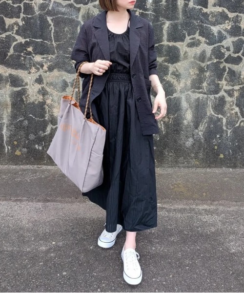 ikka（イッカ）の「【伸びる靴ひも】撥水キャンバススニーカー（スニーカー・レディース・ホワイト/ダークベージュ/オレンジ/ブルー/ブラック・M/L/XL）」の7枚目の写真