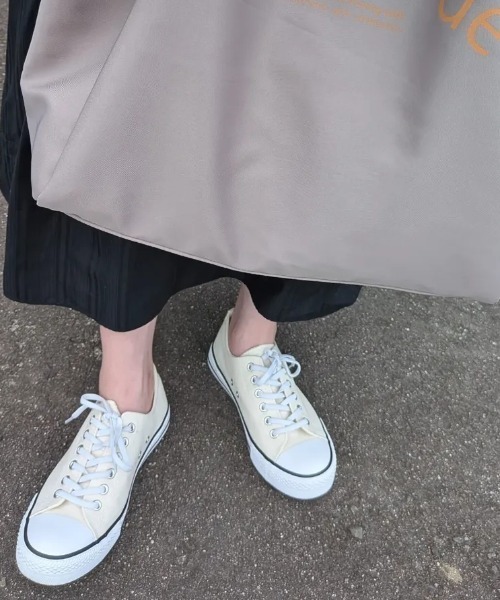 ikka（イッカ）の「【伸びる靴ひも】撥水キャンバススニーカー（スニーカー・レディース・ホワイト/ダークベージュ/オレンジ/ブルー/ブラック・M/L/XL）」の6枚目の写真