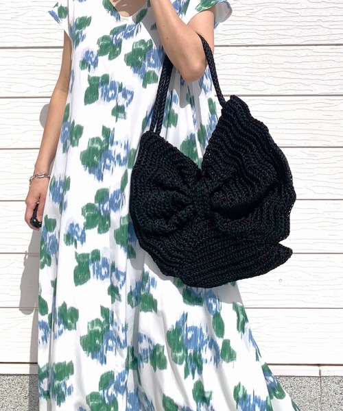 Q(キュー)の「クロッシェリボントート(トートバッグ・レディース・アイボリー/ブラック・ONE SIZE)」の2枚目の写真