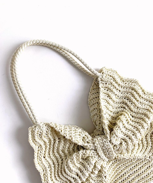 Q(キュー)の「クロッシェリボントート(トートバッグ・レディース・アイボリー/ブラック・ONE SIZE)」の5枚目の写真