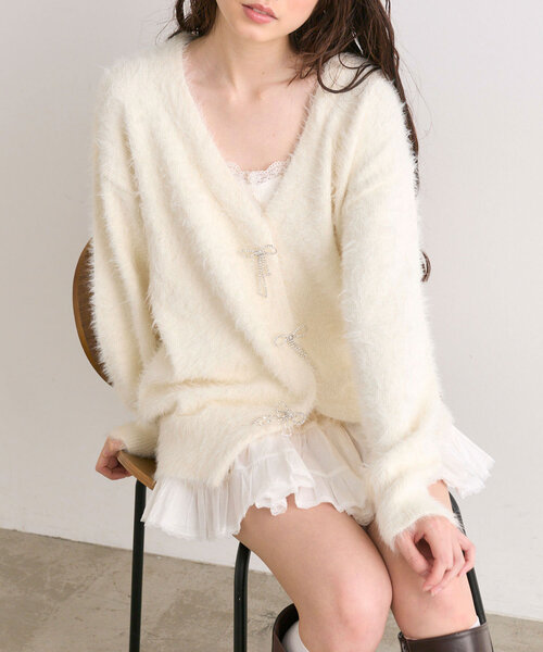 OLIVE des OLIVE(オリーブデオリーブ)の「フェザーリボンビジューカーデ(カーディガン/ボレロ・レディース・ピンク/モカ/オフホワイト/チャコールグレー・FREE)」の9枚目の写真