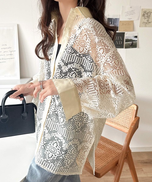 classicalelf（クラシカルエルフ）の「上品な透け感×大人カジュアル。レースオーバーサイズシャツブラウス（長袖）（シャツ/ブラウス・レディース・アイボリー/チャコール/ブラック・SMALL/X-LARGE/LARGE/MEDIUM）」の4枚目の写真