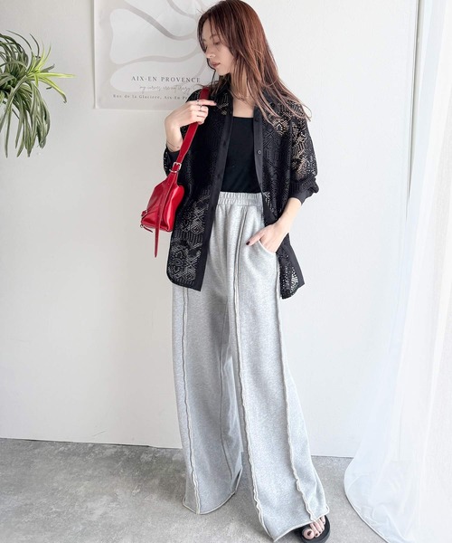 classicalelf（クラシカルエルフ）の「上品な透け感×大人カジュアル。レースオーバーサイズシャツブラウス（長袖）（シャツ/ブラウス・レディース・アイボリー/チャコール/ブラック・SMALL/X-LARGE/LARGE/MEDIUM）」の11枚目の写真