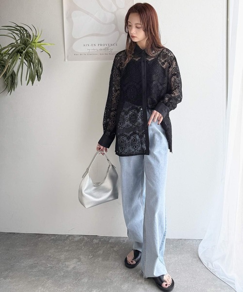 classicalelf（クラシカルエルフ）の「上品な透け感×大人カジュアル。レースオーバーサイズシャツブラウス（長袖）（シャツ/ブラウス・レディース・アイボリー/チャコール/ブラック・SMALL/X-LARGE/LARGE/MEDIUM）」の15枚目の写真