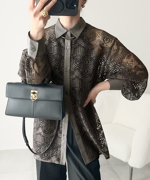 classicalelf（クラシカルエルフ）の「上品な透け感×大人カジュアル。レースオーバーサイズシャツブラウス（長袖）（シャツ/ブラウス・レディース・アイボリー/チャコール/ブラック・SMALL/X-LARGE/LARGE/MEDIUM）」の20枚目の写真