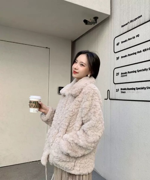 rii様　限定品✨L'EST ROSE レストローズ　フェイクファー　アウター セール】もこもこ フェイクファー コート（その他アウター）｜Ritzy