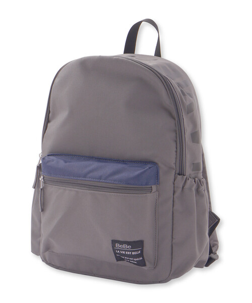 BeBe(ベベ)の「ロゴプリント配色リュック(バックパック/リュック・キッズ・グレー・L)」の1枚目の写真