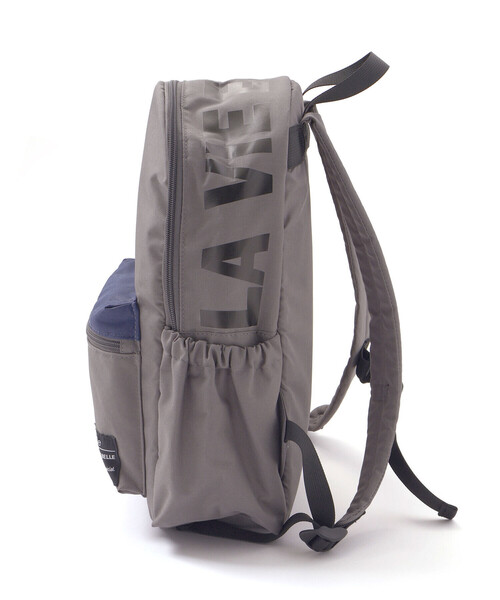 BeBe(ベベ)の「ロゴプリント配色リュック(バックパック/リュック・キッズ・グレー・L)」の3枚目の写真