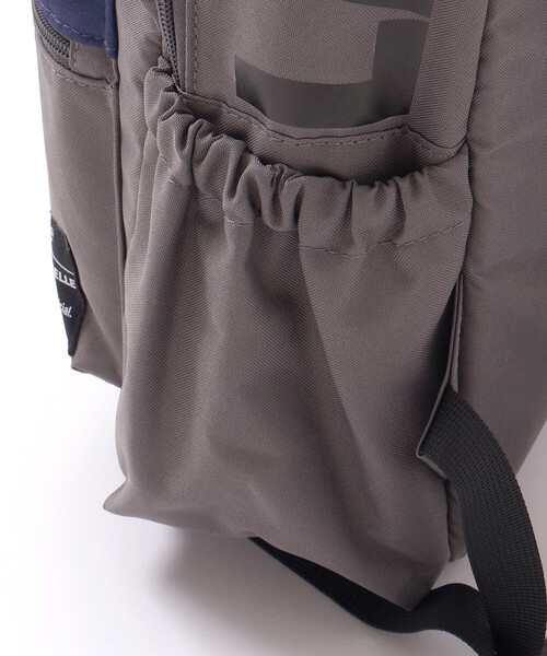 BeBe(ベベ)の「ロゴプリント配色リュック(バックパック/リュック・キッズ・グレー・L)」の8枚目の写真