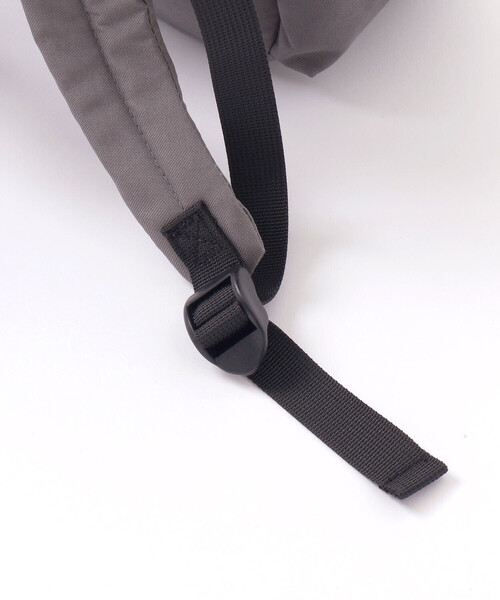 BeBe(ベベ)の「ロゴプリント配色リュック(バックパック/リュック・キッズ・グレー・L)」の10枚目の写真