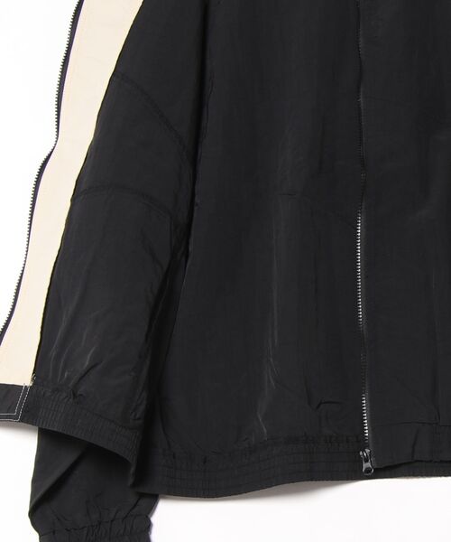 CORISCO（コリスコ）の「ナイロン切替ブルゾン(M1)（ブルゾン・メンズ・ブラック系/ネイビー系・MEDIUM/LARGE/X-LARGE）」の3枚目の写真