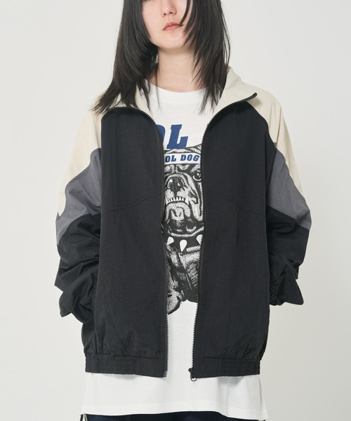 CORISCO（コリスコ）の「ナイロン切替ブルゾン(M1)（ブルゾン・メンズ・ブラック系/ネイビー系・MEDIUM/LARGE/X-LARGE）」の2枚目の写真