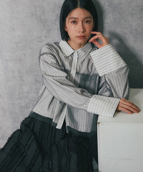 ANOTHER S(アナザーエス)の「ストライプ柄チュール被せショート丈シャツ(シャツ/ブラウス・レディース・ブルー/オフホワイト/ホワイト/イエロー・FREE)」の22枚目の写真