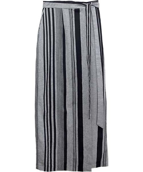 Aletta vita（アレッタビータ）の「コットンリネンランダムストライプラップスカート（スカート・レディース・ブラック・FREE）」の16枚目の写真