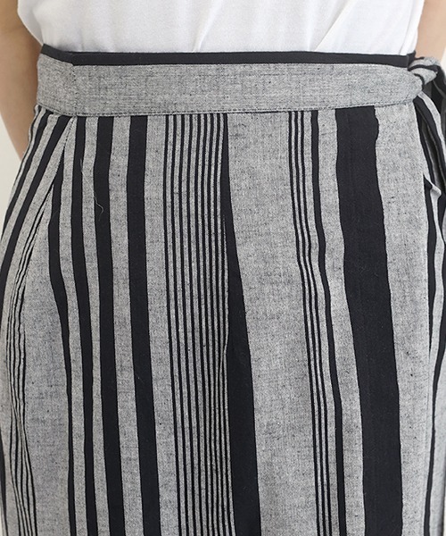 Aletta vita（アレッタビータ）の「コットンリネンランダムストライプラップスカート（スカート・レディース・ブラック・FREE）」の9枚目の写真