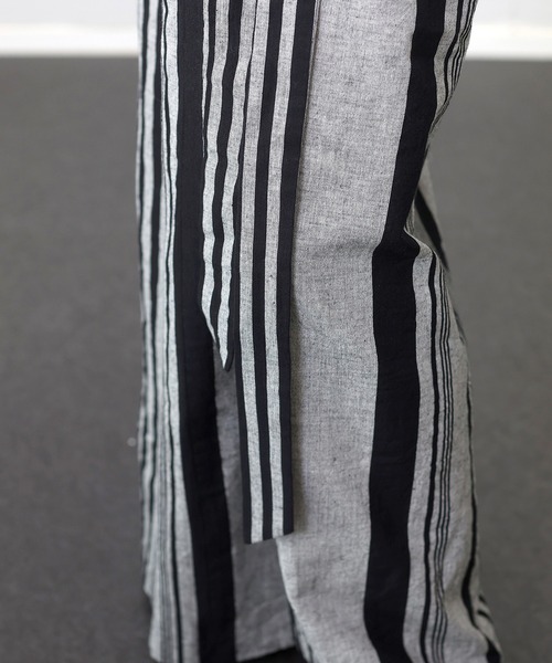 Aletta vita（アレッタビータ）の「コットンリネンランダムストライプラップスカート（スカート・レディース・ブラック・FREE）」の3枚目の写真