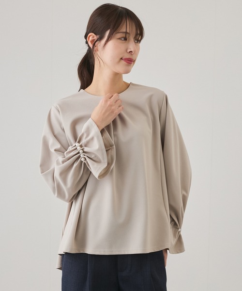 Jayro(ジャイロ)の「ピンタックプルオーバー(Tシャツ/カットソー・レディース・ホワイト/ブラック/グレー系その他/ホワイト系その他2/ブルー系その他5・M)」の4枚目の写真