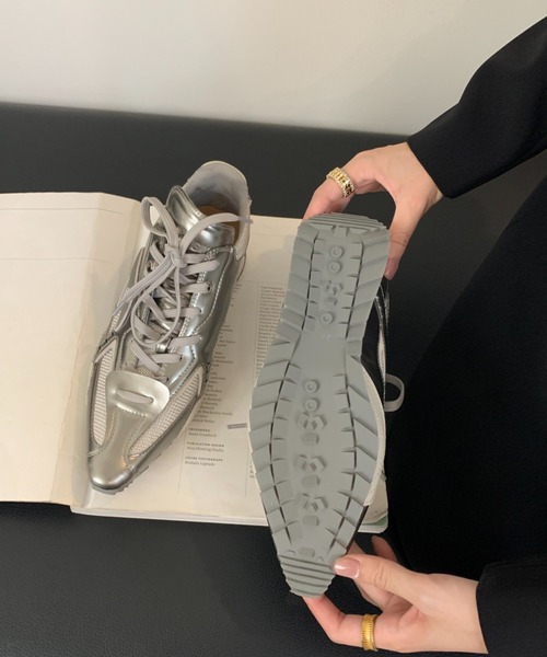 Teem Store（チームストア）の「【軽量】ポインテッドメタリックスニーカー（スニーカー・レディース・シルバー・S/M/L）」の3枚目の写真