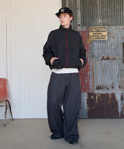 kutir（クティール）の「2WAY REVAESIBLE NYLON DRAWCORD SHORT BLOUSON／2wayリバーシブルナイロンドローコードショートブルゾン（ブルゾン・メンズ・ネイビー/ライトグレー/ブラック/グレイッシュベージュ/ブラック系/チャコールグレー/ボルドー/ブラウン・SMALL/MEDIUM/LARGE/X-LARGE）」の13枚目の写真