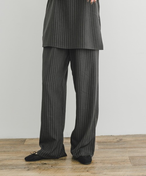 ITEMS URBANRESEARCH（アイテムズ アーバンリサーチ）の「ストライプキャミソール×イージーパンツセット（セットアップ・レディース・ネイビー/チャコールグレー・FREE）」の8枚目の写真