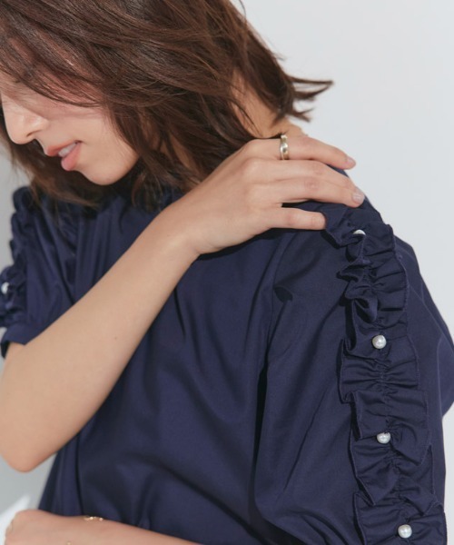 Pierrot（ピエロ）の「袖パールデザインフリルトップス（Tシャツ/カットソー・レディース・オフホワイト/ネイビー・M/L）」の6枚目の写真