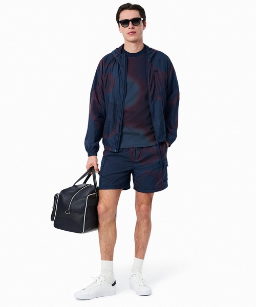 LACOSTE（ラコステ）の「撥水ライトウェイトリップストップフードジャケット（ナイロンジャケット・メンズ・ネイビー・46/48/50/52）」の2枚目の写真