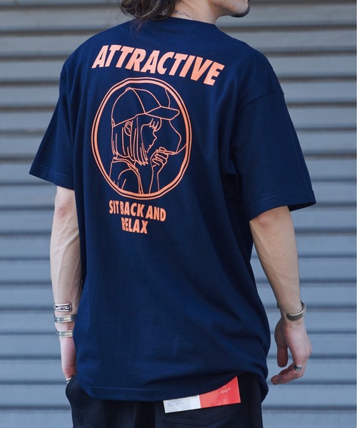 MODISH GAZE(モディシュガゼ)の「【MODISH GAZE】スモーキングガール SIT BACK AND RELAX半袖Tシャツ(Tシャツ/カットソー・レディース・ネイビー×ホワイト/ネイビー/ブラック/ホワイト・X-LARGE/LARGE/MEDIUM)」の3枚目の写真