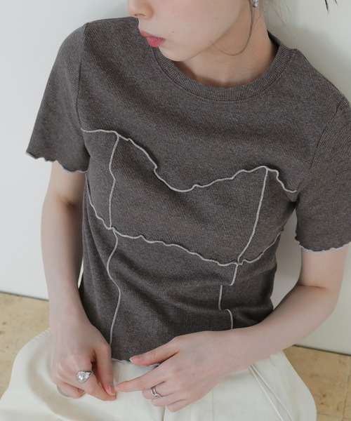 LIAN(リアン)の「メロービスチェラインTシャツ(Tシャツ/カットソー・レディース・アイボリー/ブラック/グリーン/モカ・FREE)」の3枚目の写真