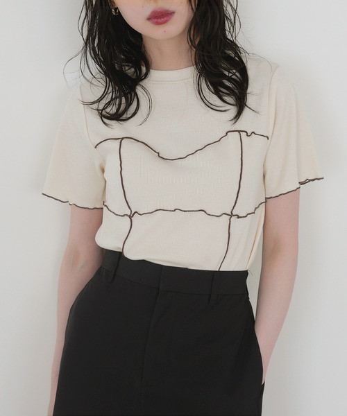 LIAN(リアン)の「メロービスチェラインTシャツ(Tシャツ/カットソー・レディース・アイボリー/ブラック/グリーン/モカ・FREE)」の5枚目の写真