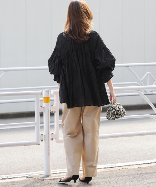 JOURNAL STANDARD relume(ジャーナルスタンダード レリューム)の「《追加》コットンボイルクリンクルフリルギャザーブラウス(シャツ/ブラウス・レディース・ブラック/ホワイト/イエロー・FREE)」の11枚目の写真