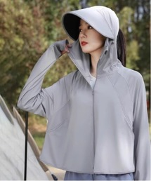 gossip！ロサンゼルス（ゴシップロサンゼルス）の「吸水速乾 ストレッチ UVカット率99％以上 キャップ付き日焼け止め UPF50+ラッシュガードパーカ（ラッシュガード）」