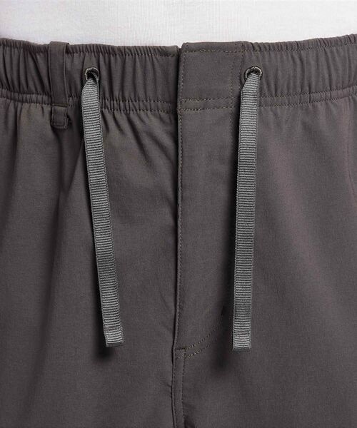 NIKE（ナイキ）の「ナイキ スポーツウェア カーニー Dri-FIT カーゴ スケートボードショートパンツ / Nike Sportswear Kearny Dri-FIT Cargo Skate Shorts IB7552-254 Medium Ash（カーゴパンツ・メンズ・ブラウン系その他・2XL/L/M/S/XL）」の16枚目の写真