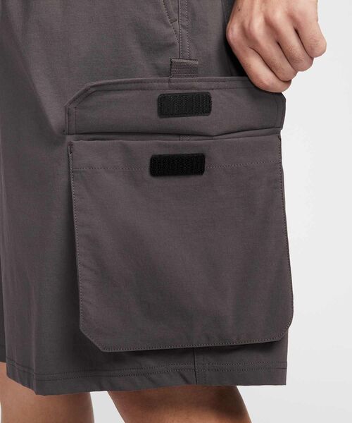 NIKE（ナイキ）の「ナイキ スポーツウェア カーニー Dri-FIT カーゴ スケートボードショートパンツ / Nike Sportswear Kearny Dri-FIT Cargo Skate Shorts IB7552-254 Medium Ash（カーゴパンツ・メンズ・ブラウン系その他・2XL/L/M/S/XL）」の13枚目の写真