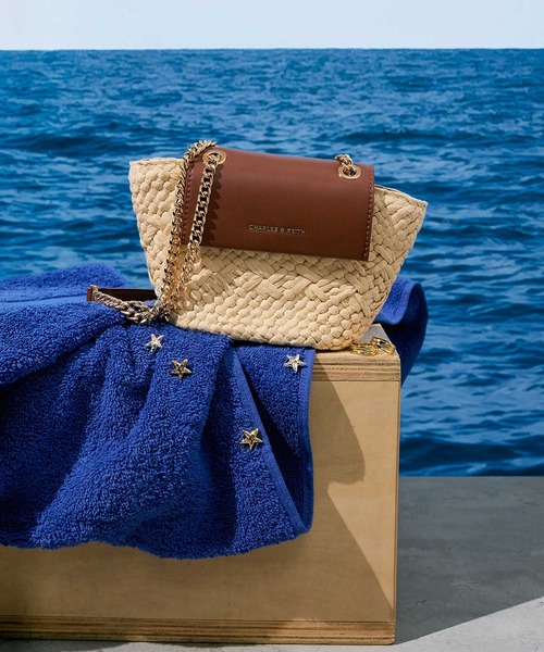 Shalia シャリア ラフィアウーブンチェーンストラップクロスボディ