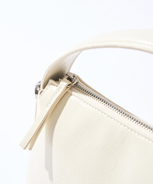 un dix cors(アンディコール)の「ビンテージライクワンショルダーバッグ(ショルダーバッグ・レディース・シルバー/アイボリー/ブラック・FREE)」の7枚目の写真