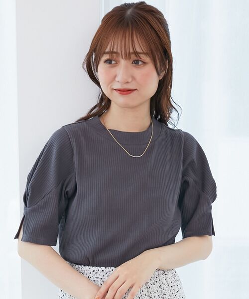 MAJESTIC LEGON(マジェスティックレゴン)の「【WEB限定アイテム/全13色でカラバリ豊富】タックスリーブトップス(Tシャツ/カットソー・レディース・ブラック/ブルー/アイボリー/ライトグリーン/ブラック系その他/ピンク/オフホワイト/ネイビー/イエロー/チャコールグレー/ボルドー/ブラウン/ラベンダー・MEDIUM)」の5枚目の写真