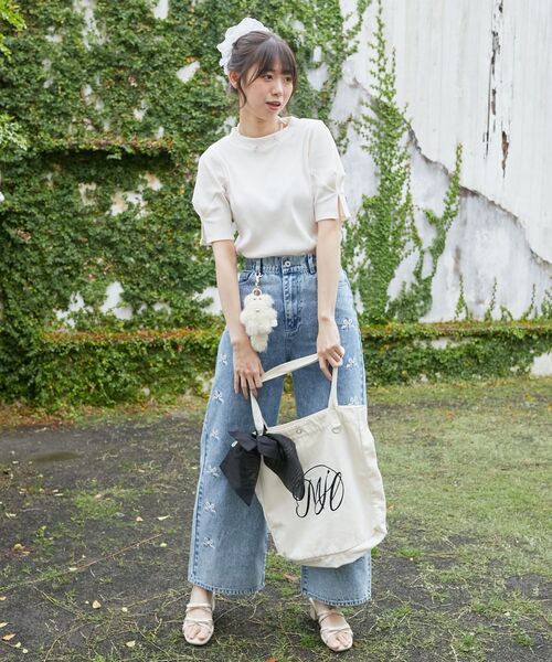 MAJESTIC LEGON(マジェスティックレゴン)の「【WEB限定アイテム/全13色でカラバリ豊富】タックスリーブトップス(Tシャツ/カットソー・レディース・ブラック/ブルー/アイボリー/ライトグリーン/ブラック系その他/ピンク/オフホワイト/ネイビー/イエロー/チャコールグレー/ボルドー/ブラウン/ラベンダー・MEDIUM)」の3枚目の写真