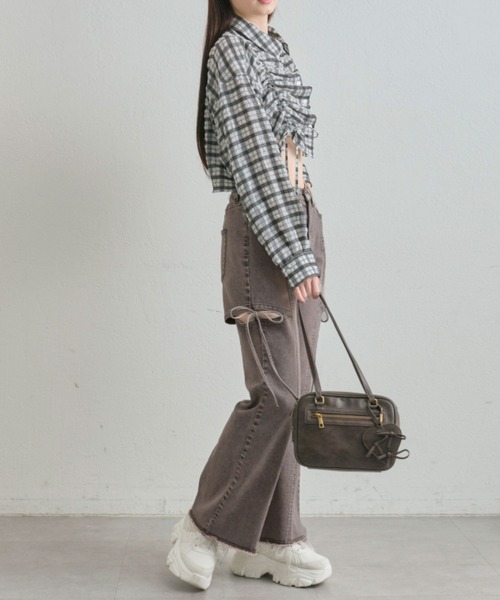 OLIVE des OLIVE（オリーブデオリーブ）の「【S/M/Lサイズ展開/美脚効果】サイドスリットストレッチデニムパンツ（デニムパンツ・レディース・ブラック/サックスブルー/ブルー・SMALL/MEDIUM/LARGE）」の12枚目の写真